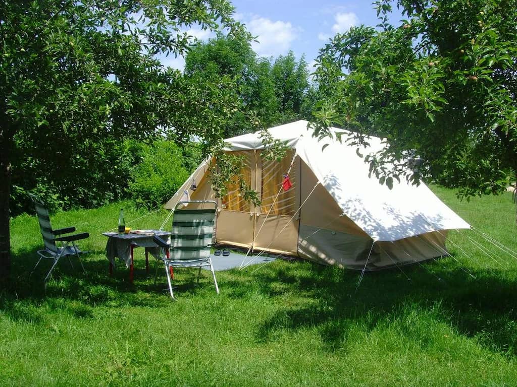 emplacemente tente camping Hameau des Champs